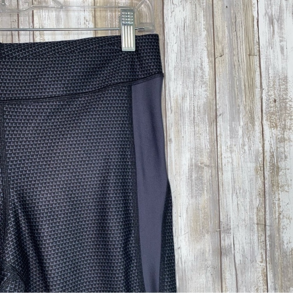 Under Armor Black Patterned Compression Leggings - Picture 3 of 5